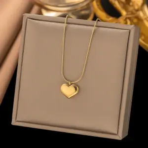 25 [Ah175] Heart Necklace / Gold