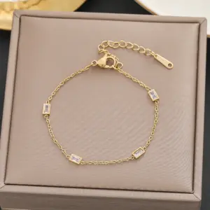 566 / Gold