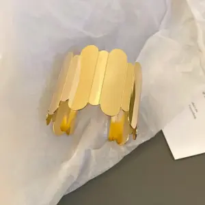 26# Bracelet-Gold