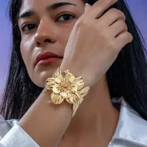 36# Bracelet-Gold