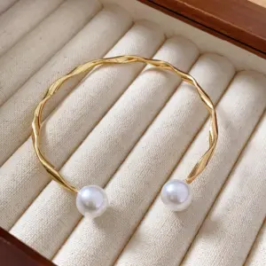 62# Bracelet-Regular-Gold