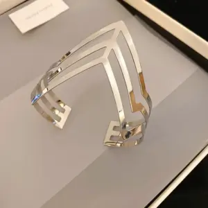 109#Bracelet-Silver