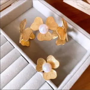 134#Bracelet-gold-white-two-piece Set (stainless Steel)