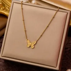 Curb Necklace Three-Dimensional Butterfly