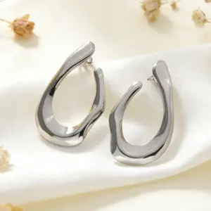 Silver / Average Size / HQ6041-1