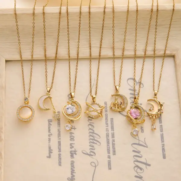 New Design Titanium Steel Necklace Women's Simple Fashion Zircon Inlay Light Luxury Clavicle Chain Geometric Heart Pattern