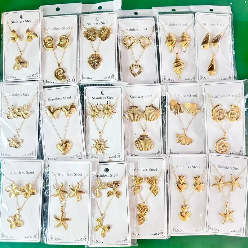 Wholesale New Vintage Court Stainless Steel Gold Plated Jewelry Set Ocean Pattern Earrings Necklace Non Fading Luxury Style For Women