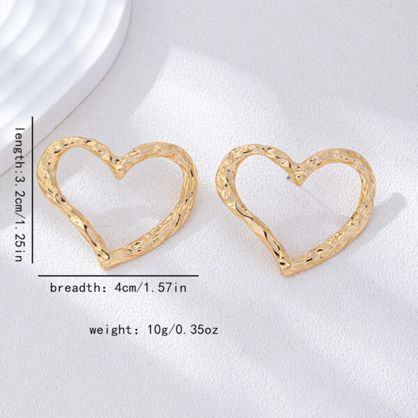 Wholesale Gold metal electroplated heart-shaped earrings