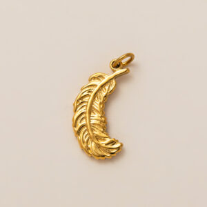 Feather pendant