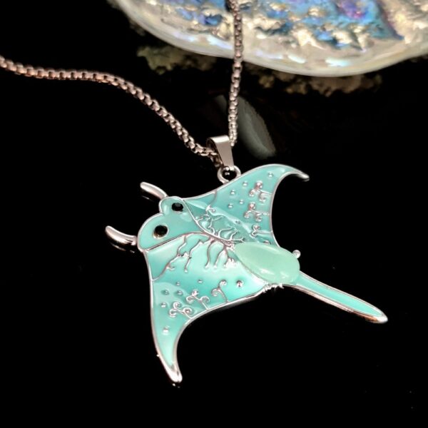 Wholesale Ocean Style Luminous Devil Fish Necklace