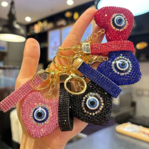 Blue eyes with full diamond hearts (randomly mixed) / 4.5*4.7