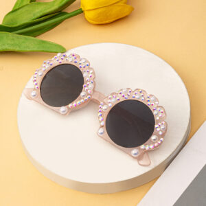Light pink frame-diamond beads