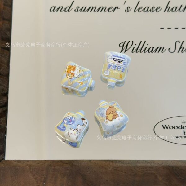 Wholesale 10pcs Fan Beer Bear Relief Suction Acrylic Beads