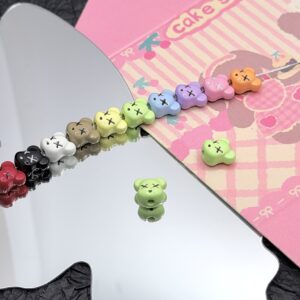 Light green / 8.1*7.9mm, hole approximately 1.8mm