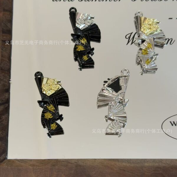 Wholesale High-quality zircon gold shimmering rose triple-layered hanging fan relief pendant, DIY bag, phone chain, hair accessory, pendant.