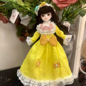 swing / A complete set of dolls (comes with glasses)