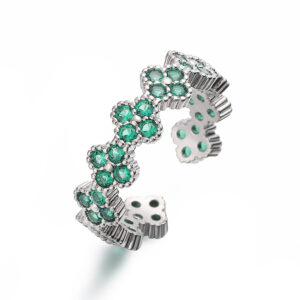 White gold green diamond four leaf clover ring