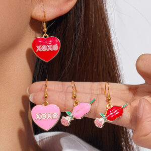 Love mouth earrings