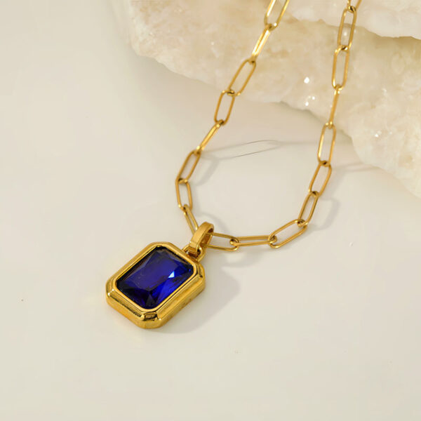 O1CN011SyoRh1aXJWqsmYwR_2213091103339-0-cib Wholesale Square colored diamond titanium steel necklace