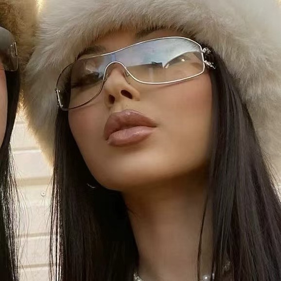 Wholesale Diamond studded large frame hollowed out retro sunglasses