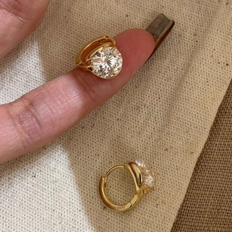 Wholesale Asymmetrical Ser Flash Zircon Gold Earrings Simple Design Earrings