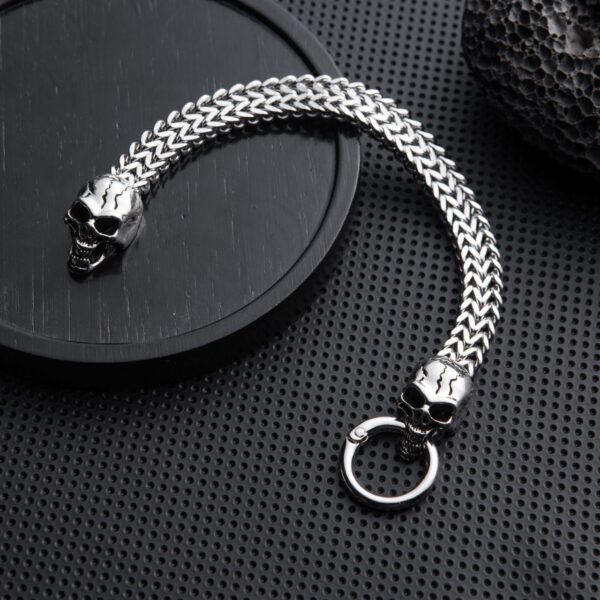 Wholesale Europe and the United States cross-border hot men's bracelet vintage punk stainless steel snake head beast skull bracelet does not fade