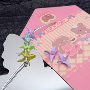 Light purple / 21.3*14.6mm, hole approximately 2.2mm.