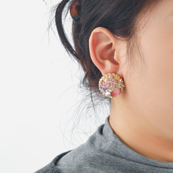 Wholesale Colorful circular sparkling rhinestone flower earrings
