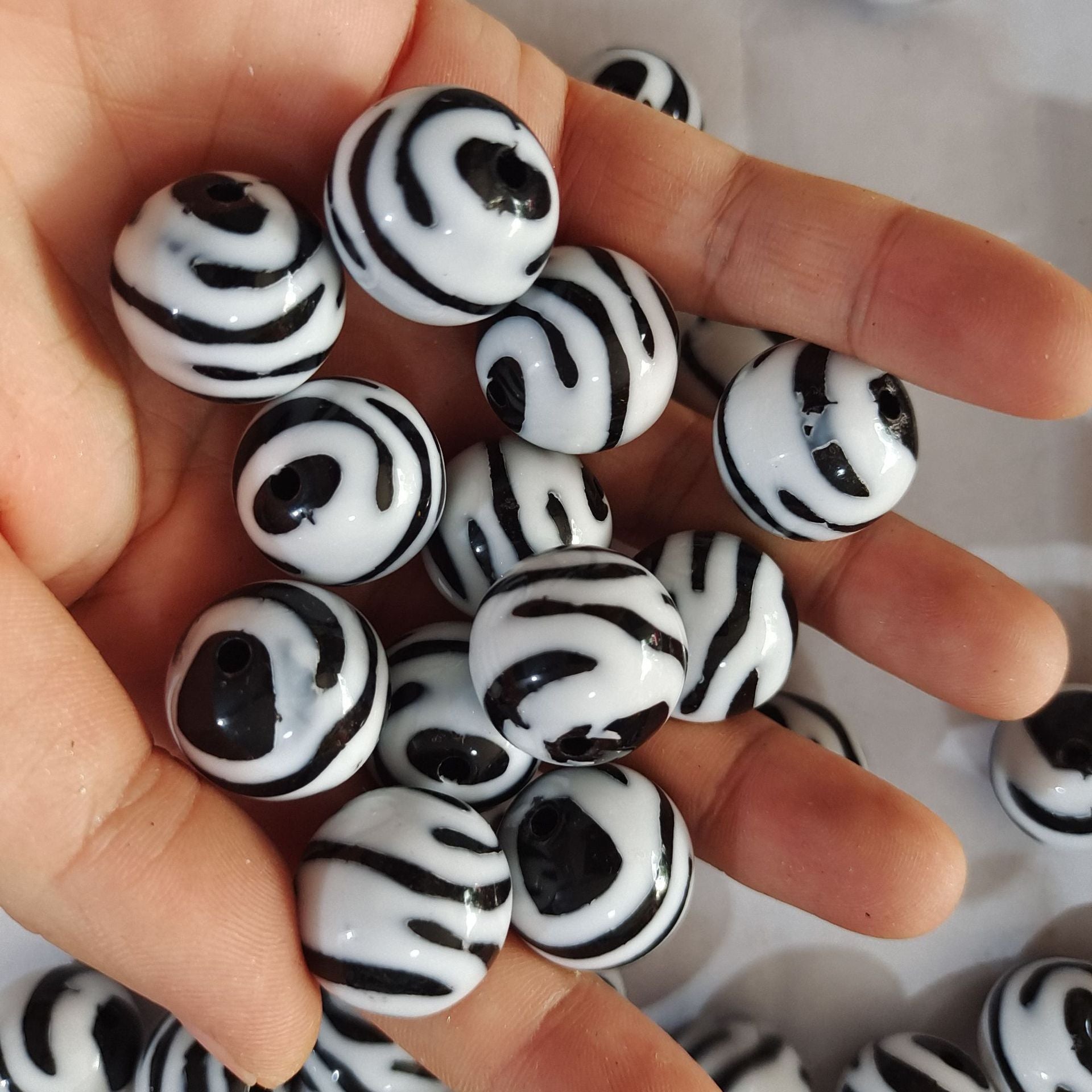 Wholesale 20mm Acrylic Zebraprint Printed Bead