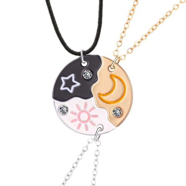 O1CN012Qw0931Ros169UNlA_2204819392159-0-cib Wholesale Star Moon Three-person Chain Splicing Round Pendant Set Necklace
