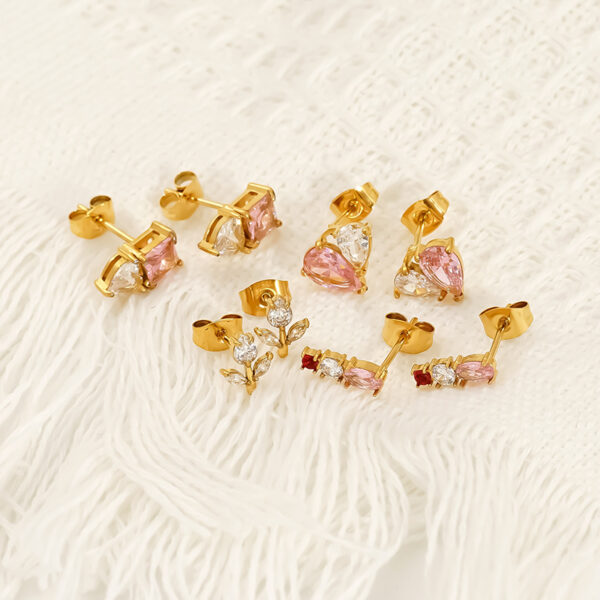 Wholesale niche inlaid zircon xiangfeng titanium steel earrings stainless steel