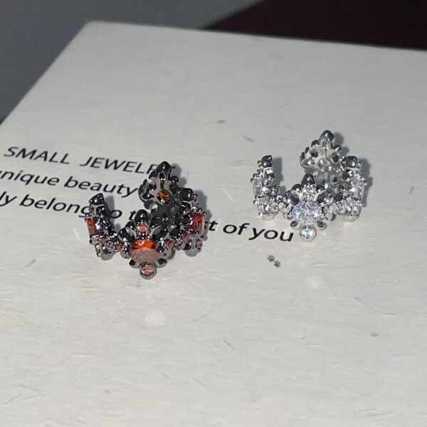 Wholesale Gothic style full of blooming iris cross ear clip