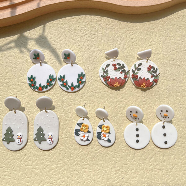 Wholesale Snowman Wreath Cartoon Cute Soft Ceramic Earrings