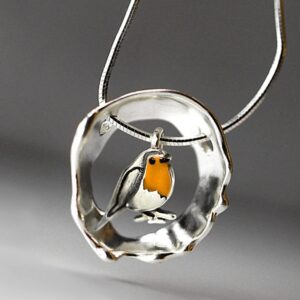 Wholesale Hollow Round Ring Splicing Resin Bird Alloy Pendant Necklace