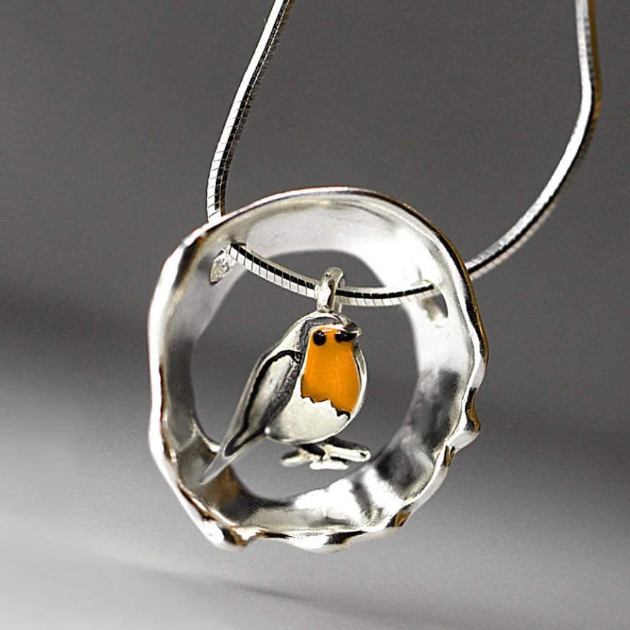 Wholesale Hollow Round Ring Splicing Resin Bird Alloy Pendant Necklace