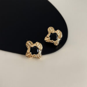Texture black zircon ear studs