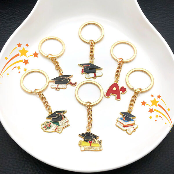 Wholesale graduation bachelor cap key chain examination