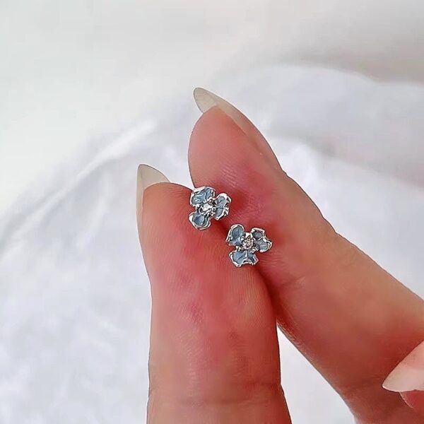 Wholesale Female wearing two rear hanging star and moon earrings