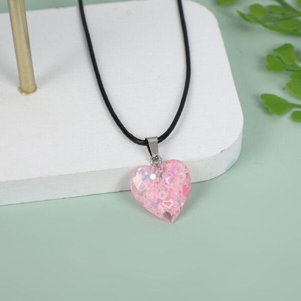 O1CN0139gkDu1TBbTJXWRFX_2200812712344-0-cib Wholesale Luminous Love Multi colored sequin Peach Heart Necklace