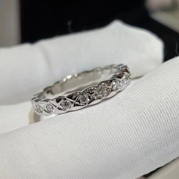 Wholesale Lingge pattern layered with micro inlaid diamonds rings