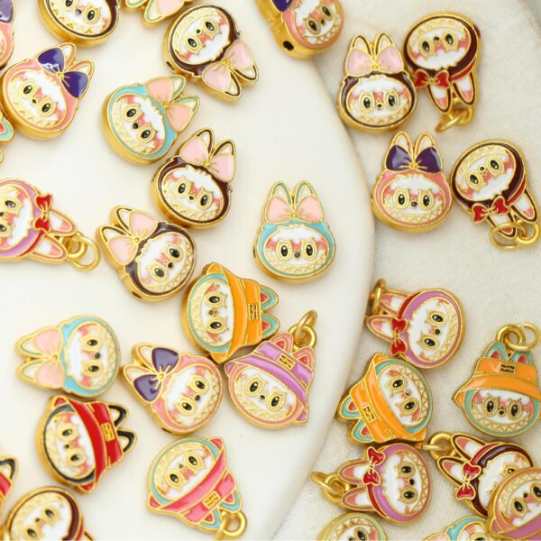 Wholesale Labubu bracelets, necklaces, cartoon pendants, dripping jewelry accessories, DIY craft materials, and wholesale jewelry.