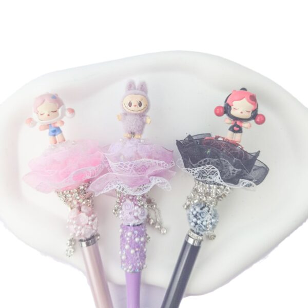 Wholesale 5pcs Holding flower bouquets and flower balls in hand beads