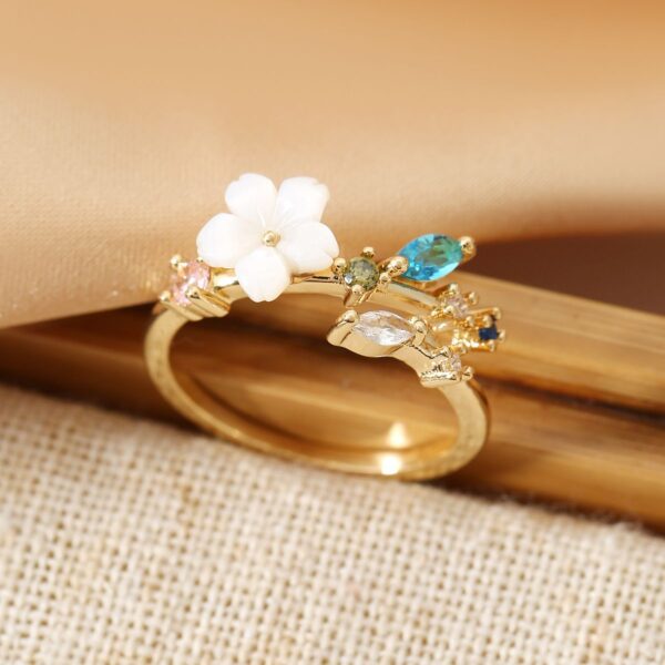 Wholesale Flower Open Ring for Women with Micro-Set Zircon