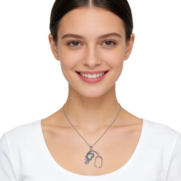 Wholesale heart-shaped stethoscope pendant necklace luxuryclavicle chain