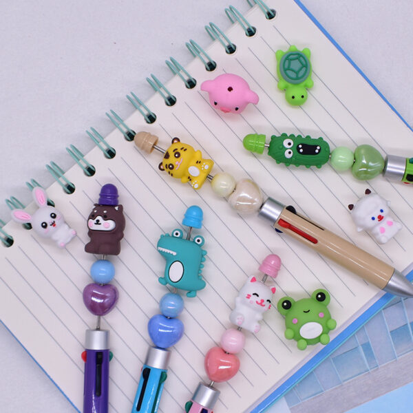 O1CN013psAq11t0m7USi1oi_2207248195840-0-cib Wholesale Random cartoon cute animal 3D Focal Beads