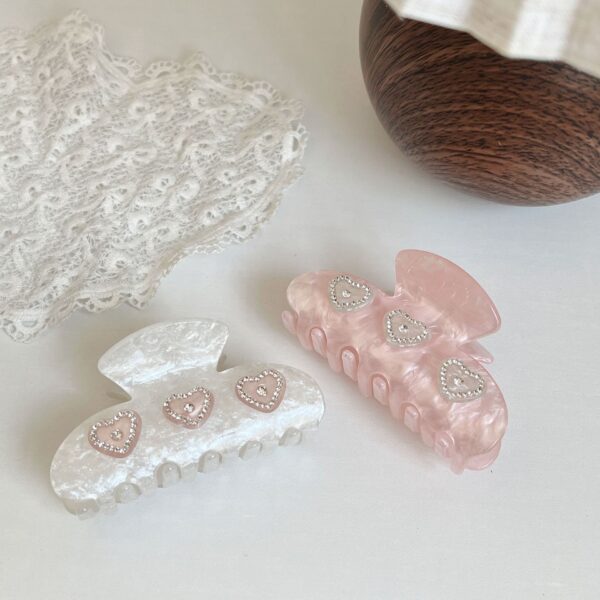 Wholesale Sparkling Diamond Love Pink Sweet Gripper