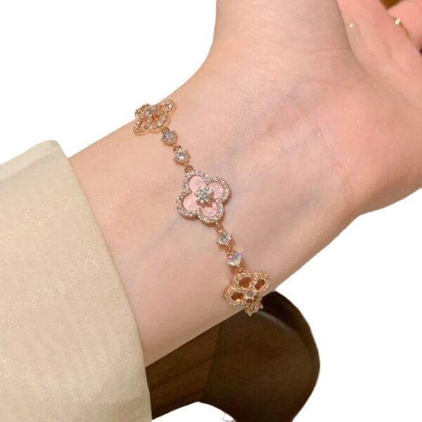 Wholesale Pink Four-leaf Clover Bracelet Micro-inlaid Zircon Hollow Luxury Jewelry