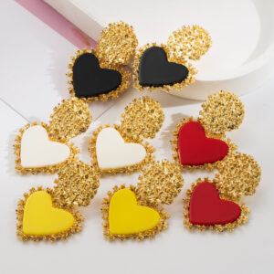 Wholesale Vintage resin heart-shaped pendant earrings