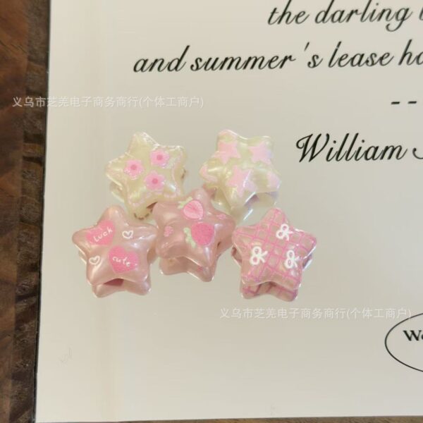 Wholesale 10pcs embossed jelly strawberry pentagram acrylic beads
