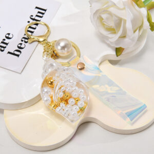 White / Bright leather rope + small conch + pearls